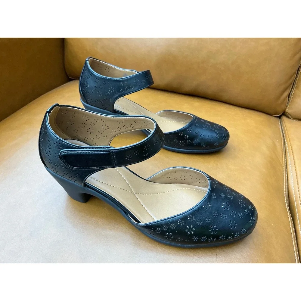 Easy Spirit Caty3 Pumps Womens 8W Black Laser Cut Mary Jane Heels